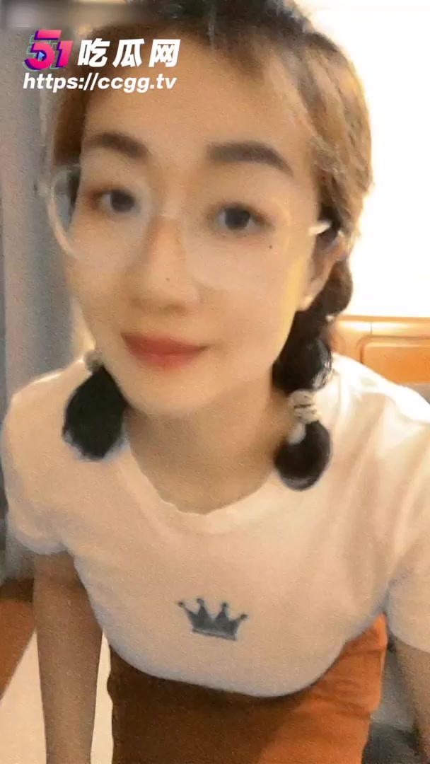 抖音熟女 风雨彩虹铿锵玫瑰 大尺度福利 风骚淫妇臀肥穴美 搔首弄姿令人血脉喷张！