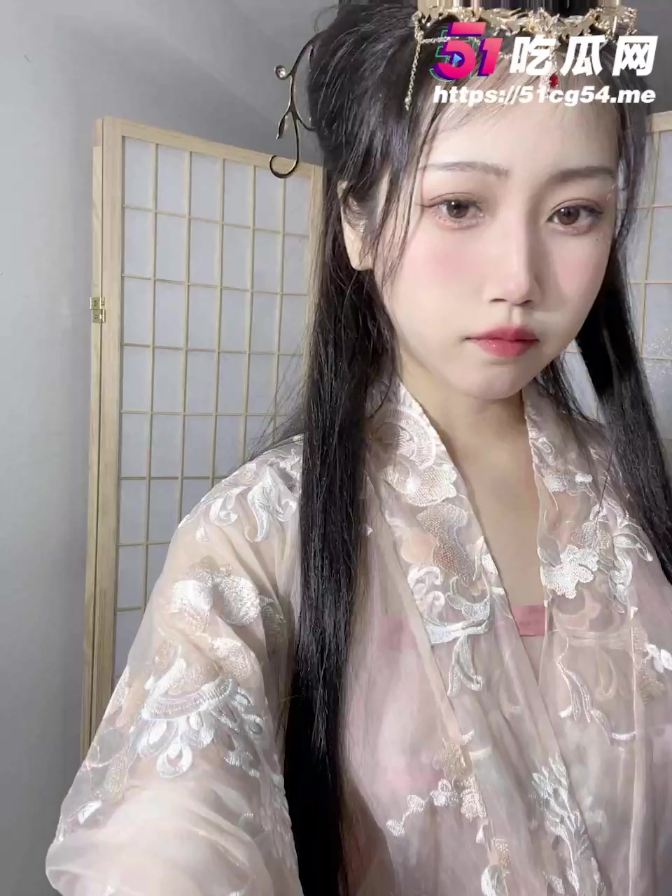 极品福利姬 不呆猫 高价定制 宫廷仕女古风真空露点诱惑 极致身姿太顶！