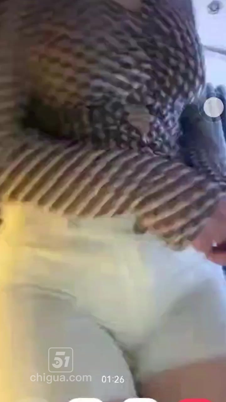 大奶网红少妇 温柔婷儿 玩裸聊 托着大奶狂揉撩拨 抠挖肥穴湿漉反差