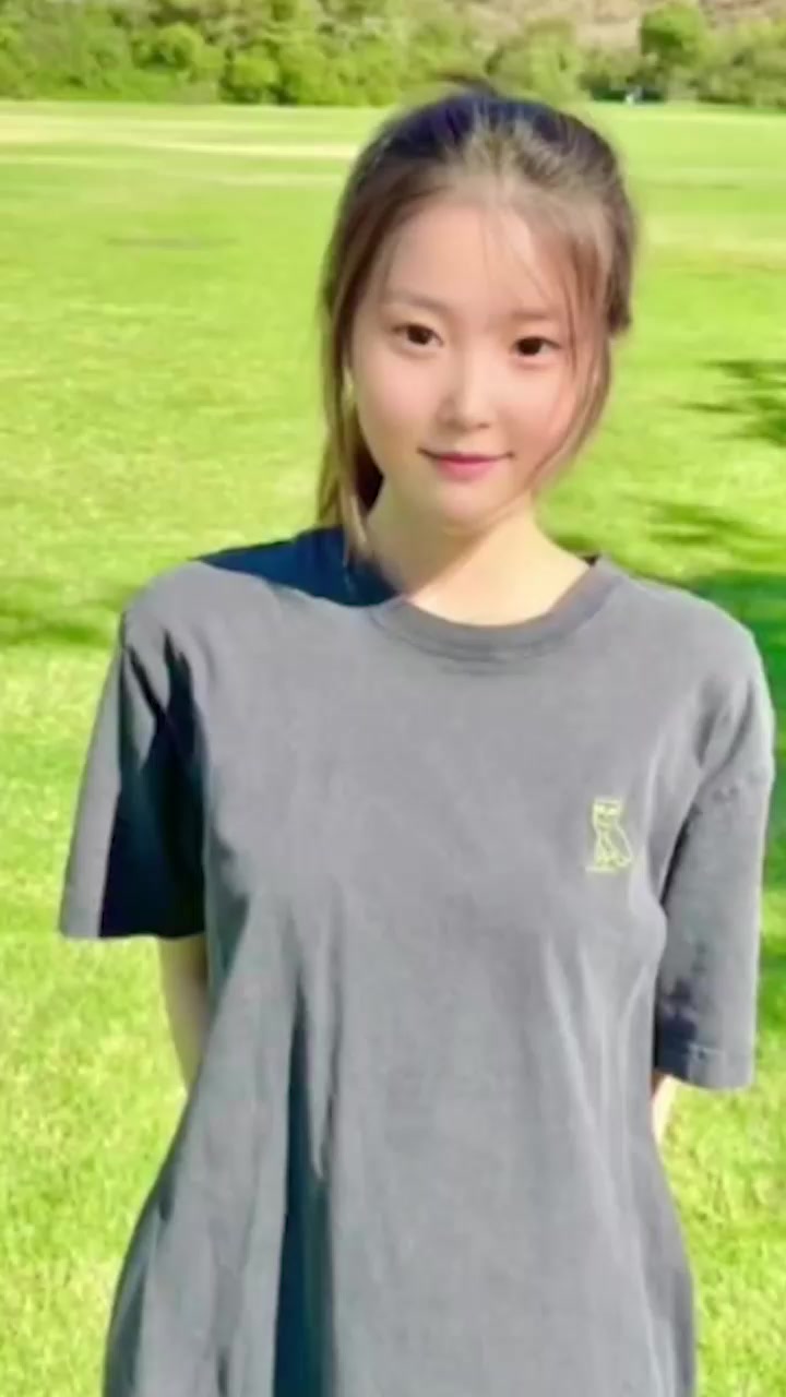 山西反差小妹 王彤裸贷逾期惨剧 只好线上裸聊还贷 清纯外表下竟是极品肉便器