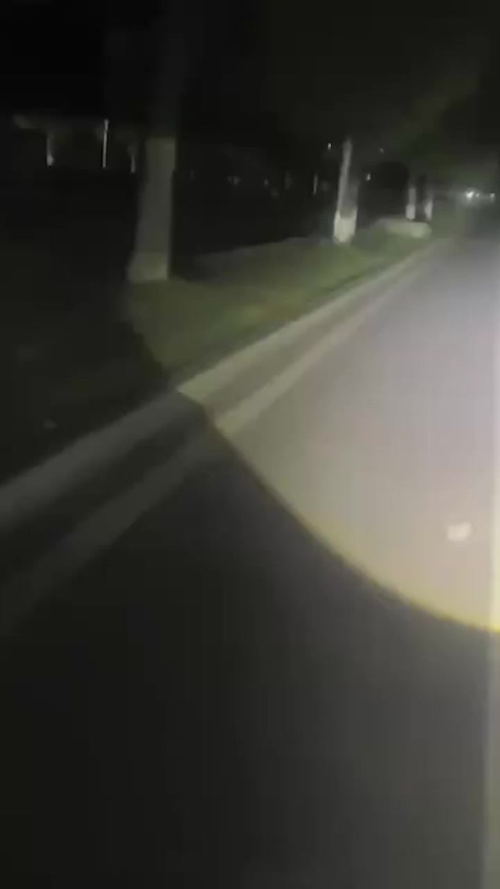 安徽师范学院 惊现变态男同 深夜迷奸男大后 全裸骑车逃离 画面十分诡异惊悚！