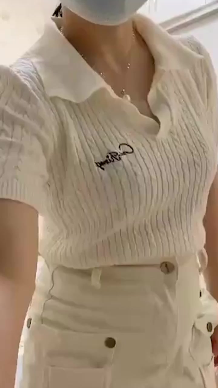 抖音美熟女 胡妹 大尺度私拍 微坦身材激情裸舞 倒三角肥鲍极其罕见！