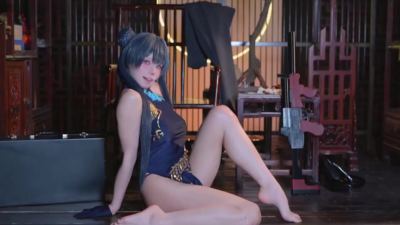 福利姬 咬一口兔娘 COS龙华妃咲写真私拍 黑丝旗袍肉欲爆棚 搔首弄姿让人沉迷