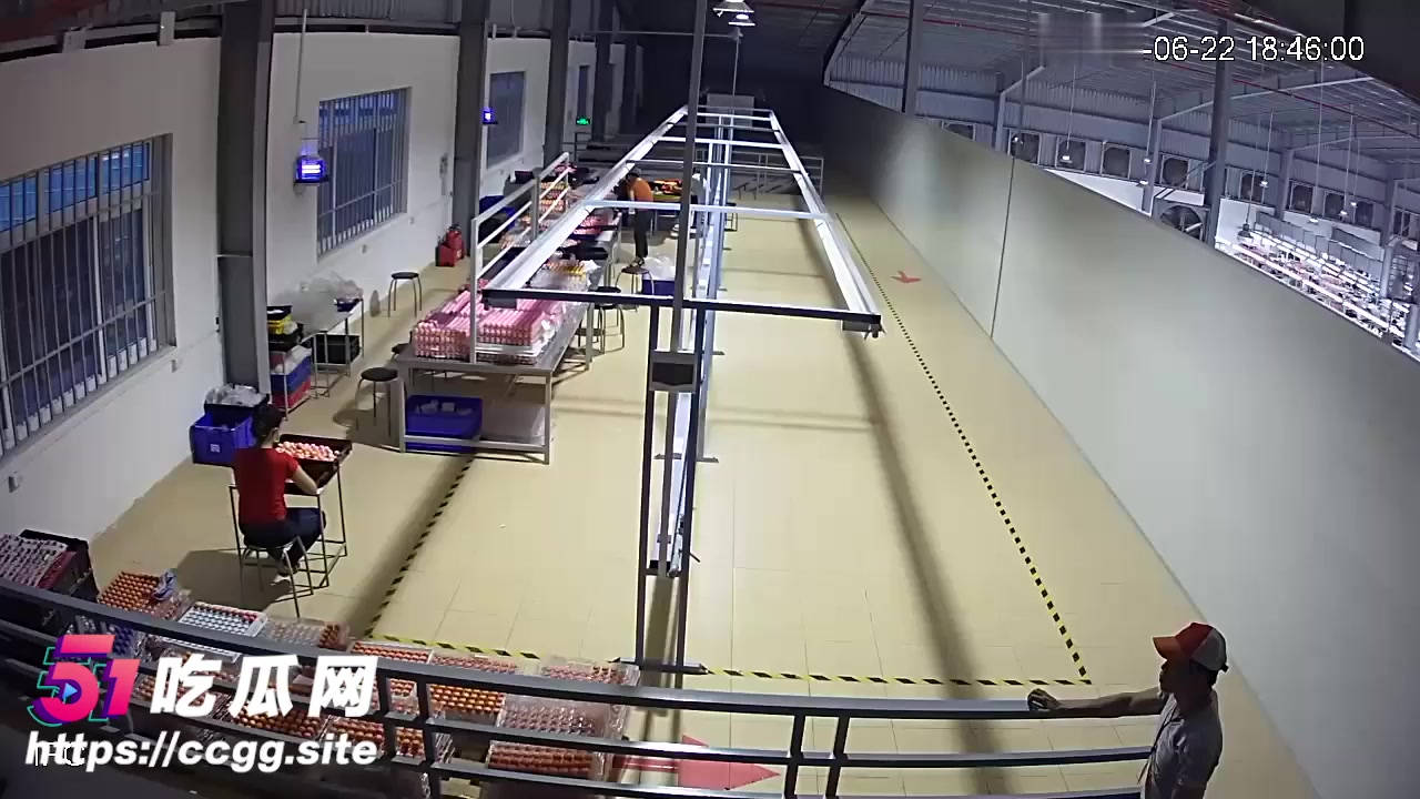 流水线早泄主管 潜规则厂妹监控流出 3秒完成内射后一本正经假装工作
