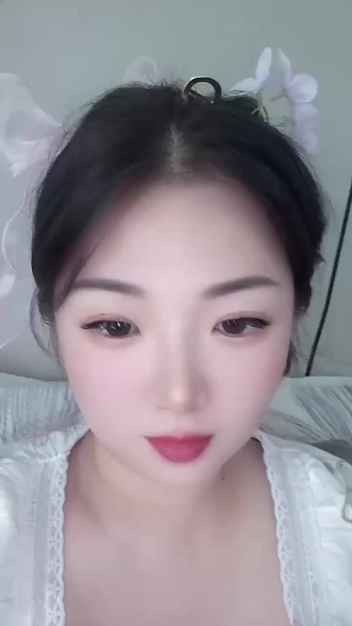 B站主播 瑶瑶 提督福利 反差萌妹全露诱惑金主 舔唇抛媚眼挑逗得欲火焚身