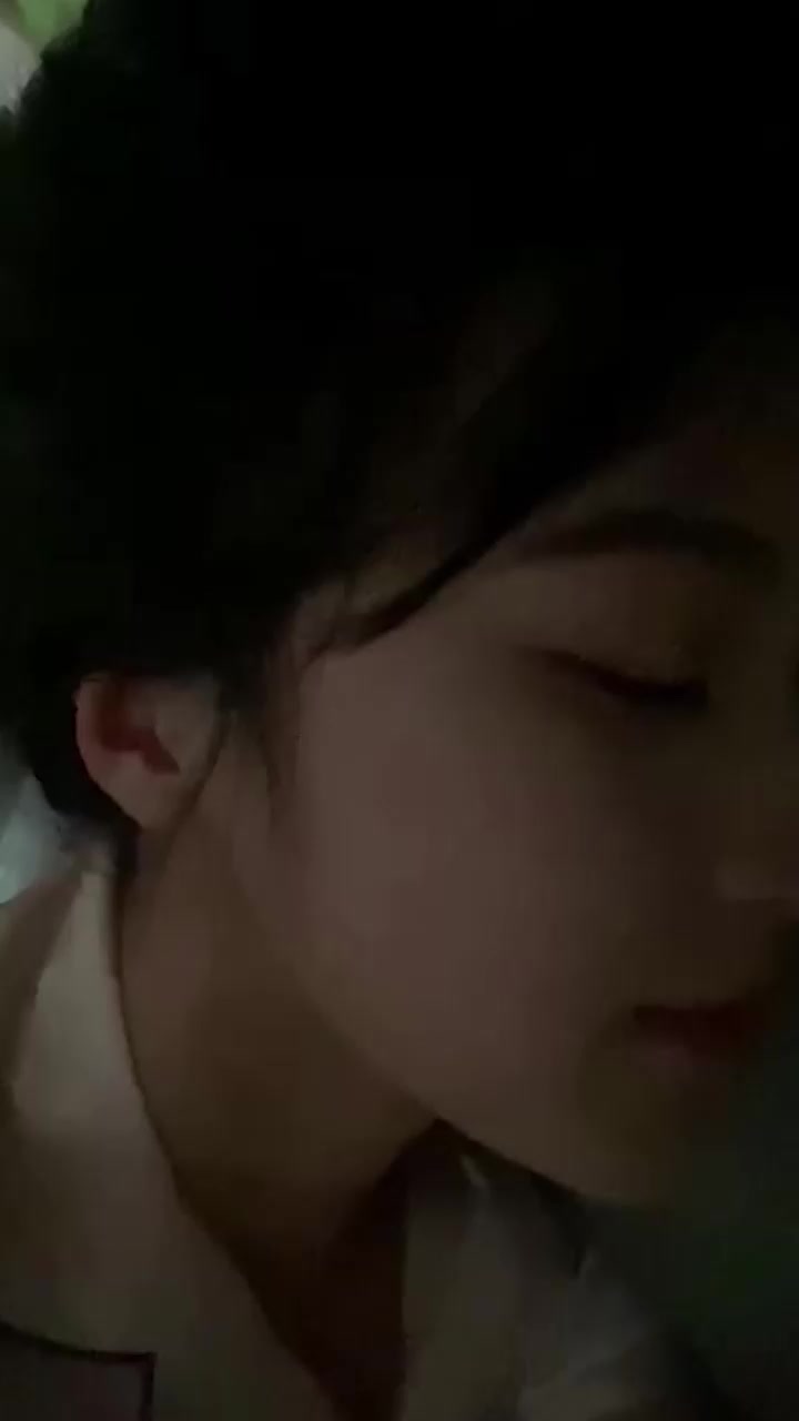 上海白嫩女大 张丽 性爱私拍 出租房露脸口交大屌 被体育生男友打桩式狂干 清纯脸蛋初恋感爆棚！