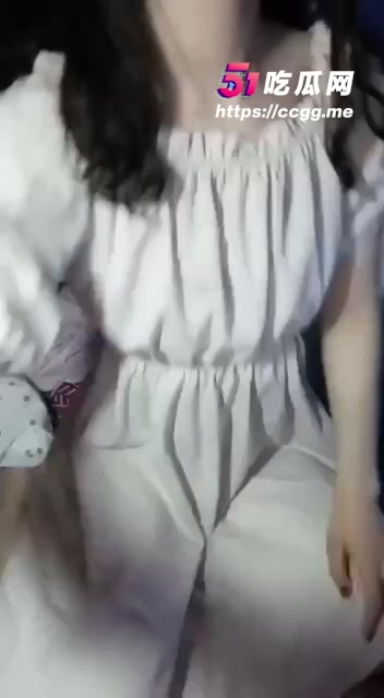 超嫩学生妹裸贷逾期 被迫宿舍表演抵债 胴体雪白身材奶子一级棒！