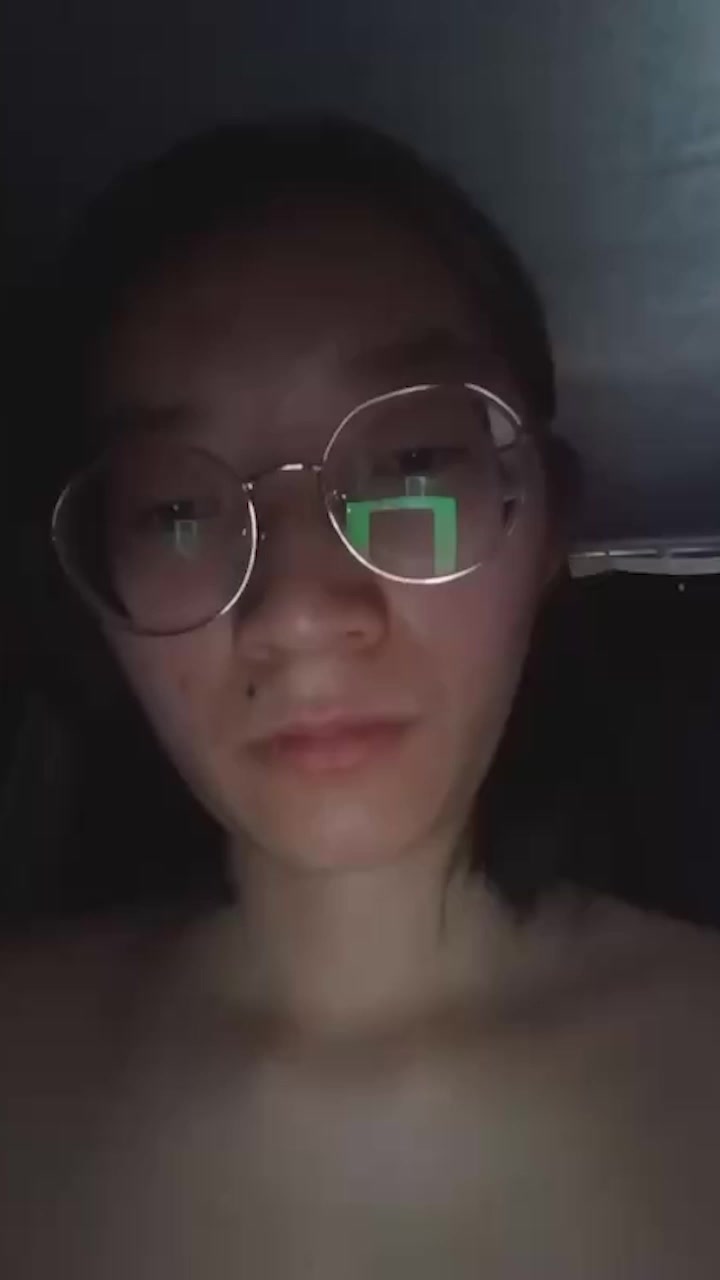 湖北大学生 张婷梅 为了男友借网贷逾期被债主玩弄骚穴 筷子入洞直击灵魂