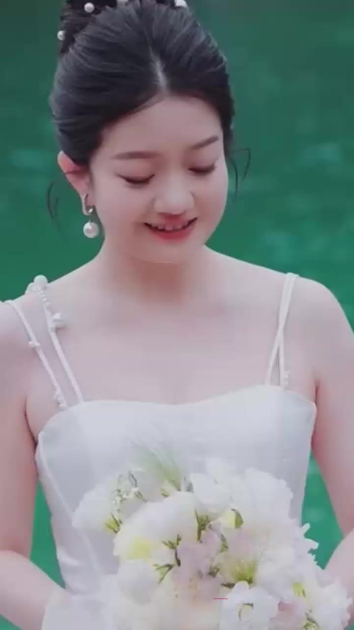 上海人妻 黎馨 出轨金主 风骚尤物全裸跪舔肉棒 骑乘抽插浓精颜射