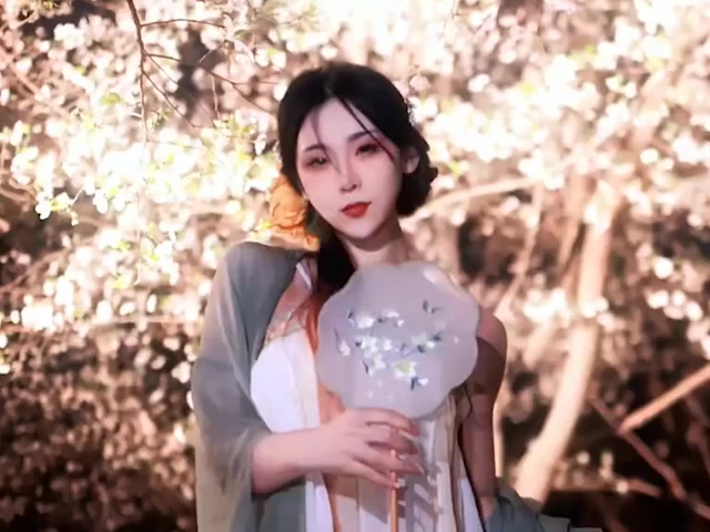 B站顶流 灌注大白菜 黑历史彻底曝光 早年大尺度直播片段被大量翻出 清纯人设被打回原形！2