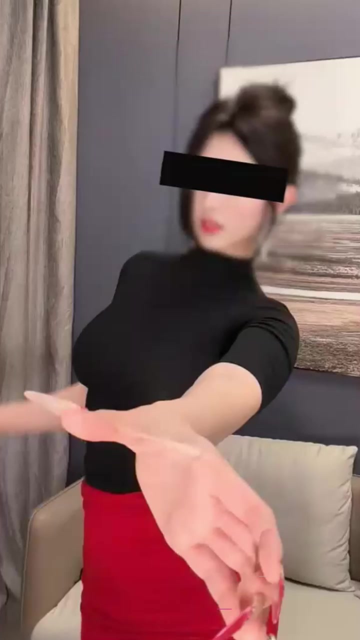 推特爆乳御姐 九九橙 会员短片 性感少妇对镜自录挨操全过程 浪叫风骚又销魂！