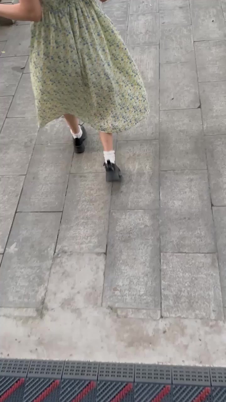 浙江反差小嫩妹 陈沐熙 碎花裙掀到腰间 被男友操的直冒白浆 大量无码私拍泄密 甜萌骚劲让人秒硬！