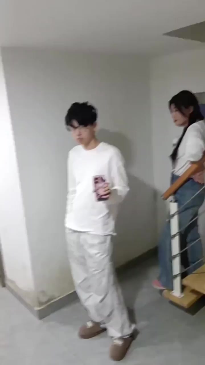 安徽二婚少妇 吴芯 母子乱伦大瓜 手持避孕套被当场抓奸 淡定认子让老公破防 做爱视频全网曝光！2
