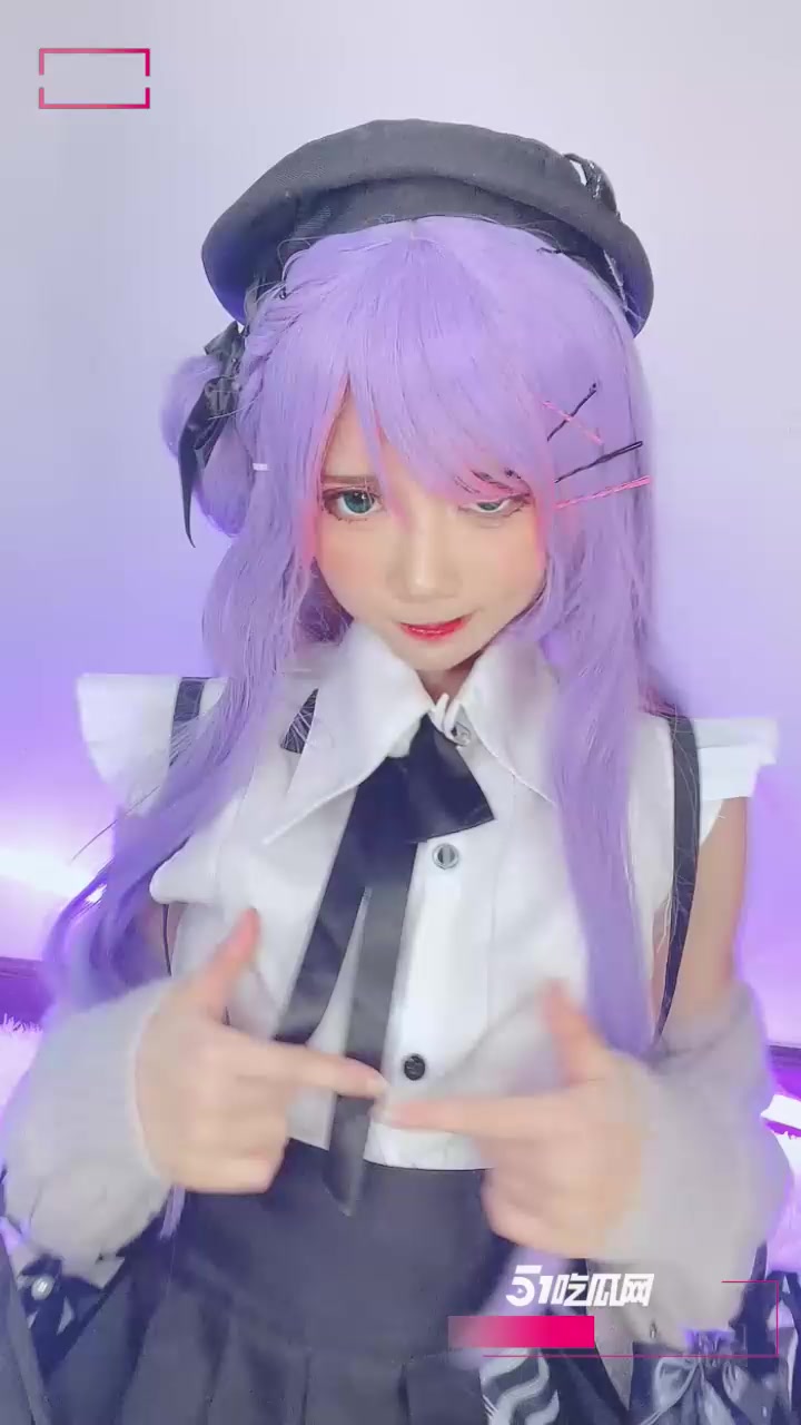 颜值福利姬 PoppaChan 化身Hololive 制服紧裹性感酮体扭动撩人 主动撅臀翘臀展示裙底风光 让人欲罢不能