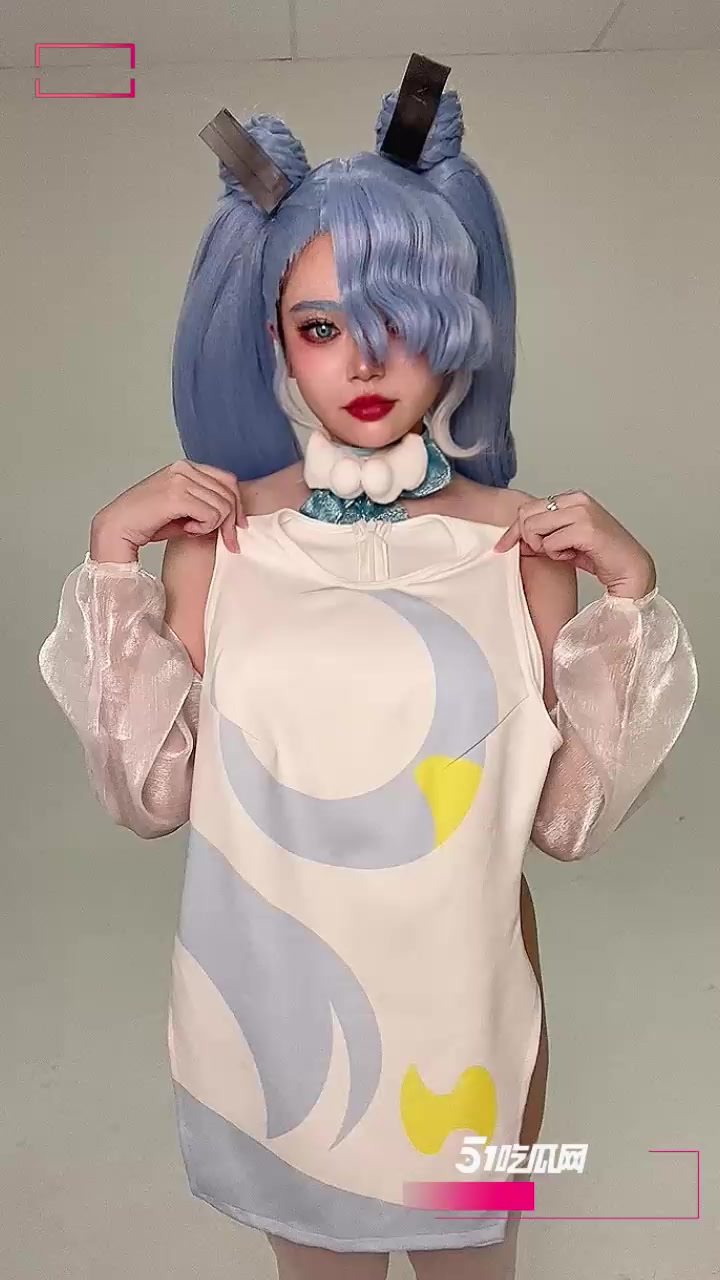 COS女神 ZinieQ 定制福利私拍 初音未来宝可梦世界全裸展示身姿 美乳蜜穴三点遮露摆出各种撩人动作