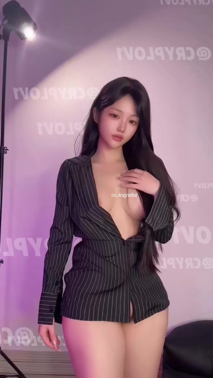 马来西亚留学生 姝姬娘娘 自购裸舞福利 美乳粉嫩纤细水蛇腰狂扭 情趣装切换不断 骚浪程度直接逼日本舞姬！
