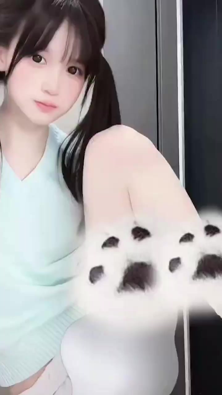 抖音46万粉抽象萝莉 萌小栖 曾自曝外星人事件 现沦为金主性奴小母狗 骑乘榨精纤腰狂扭 让人大跌眼镜！