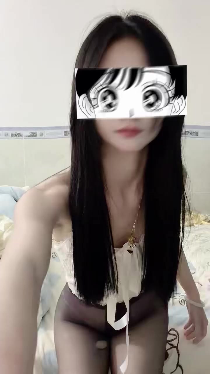 快手25万粉网红 蒸芋芋 裸聊视频 内衣扒开猛揉奶子 气垫梳狂摩骚穴 淫骚姿态层出不穷2