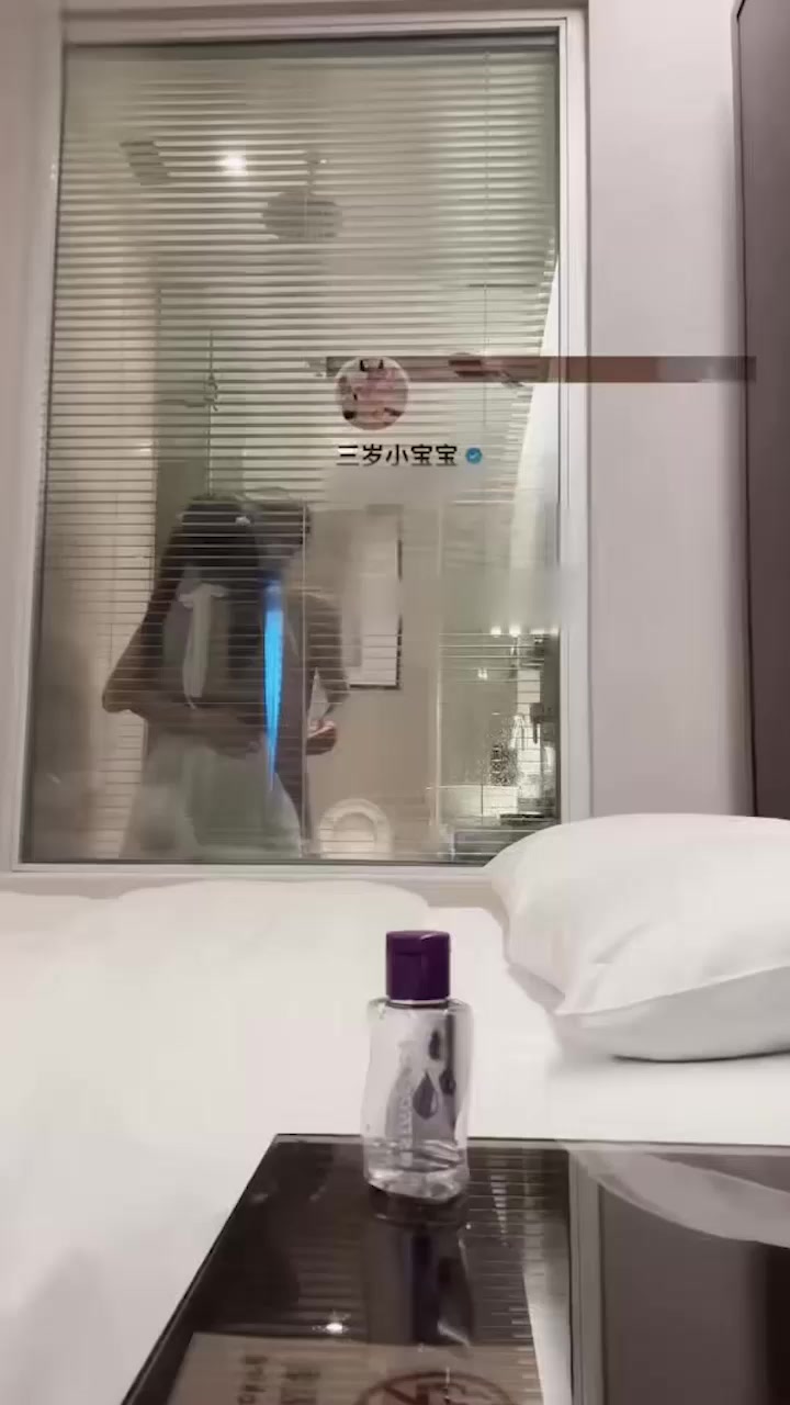 萝莉网黄 三岁小宝宝 新作 大白兔被爸爸铁爪狂抓猛揉乱甩 乳浪翻滚最后射满雪胸 香艳到极致