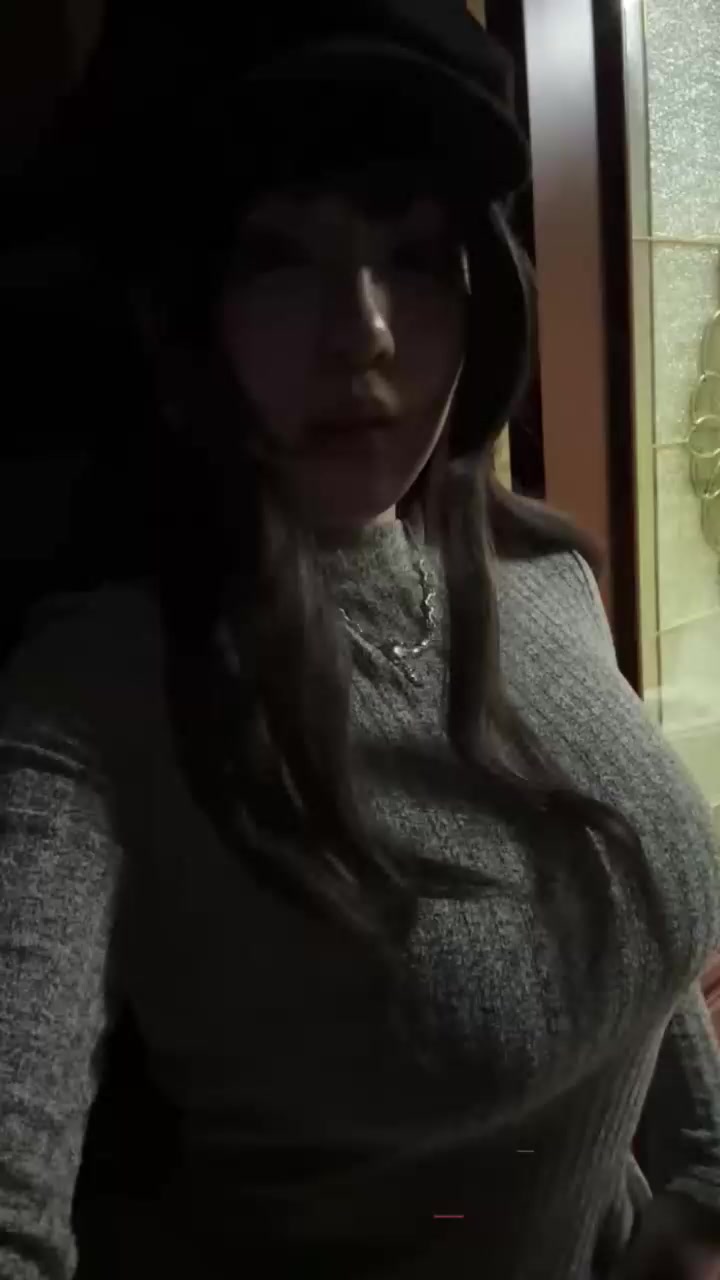 高颜值巨乳辣妹酒店性爱自拍 口交肉棒紧闭美眸享受快感 主动骑乘肥乳晃动发骚