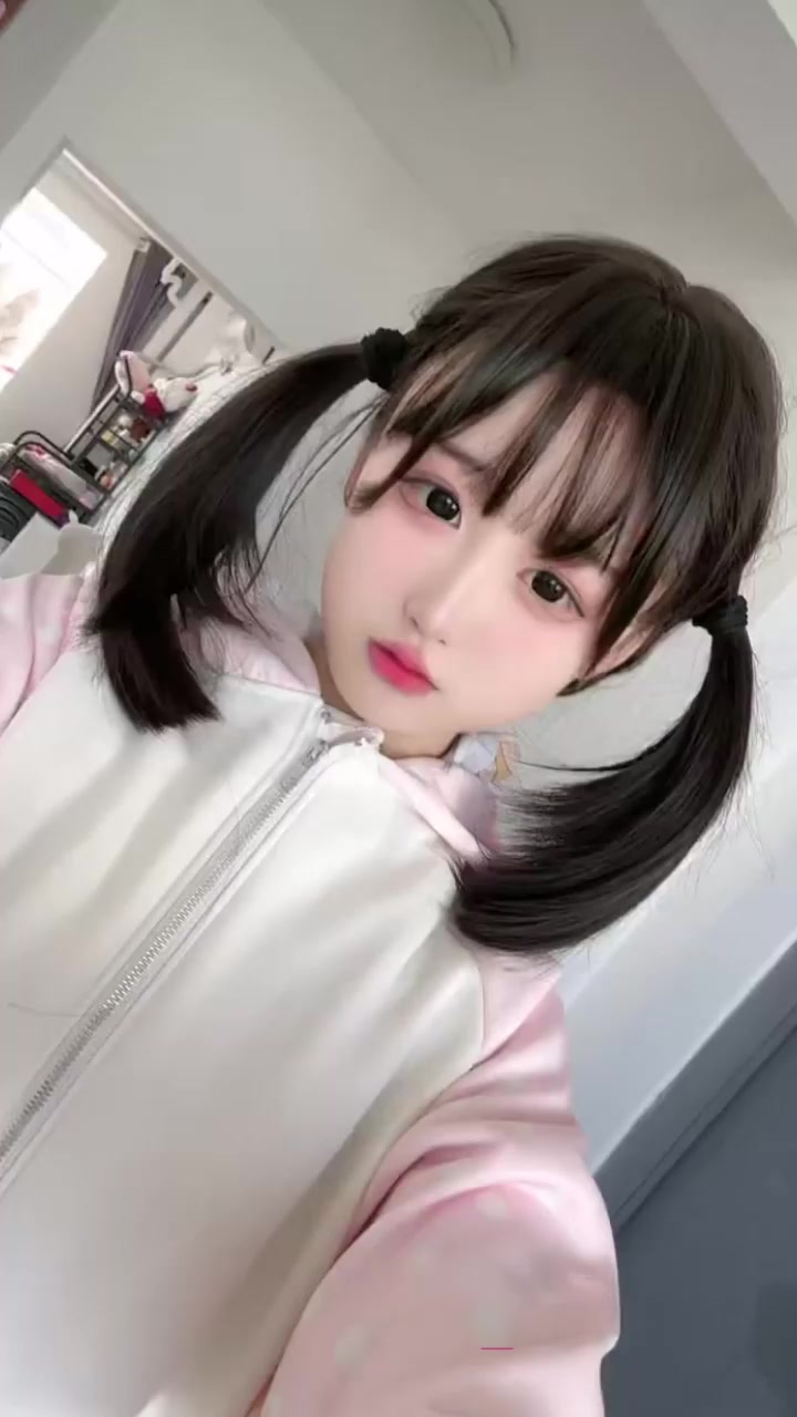 推特福利姬 幼水若若 自曝得艾滋 发文怒骂金主活该被传染 单年约炮已超百人！1