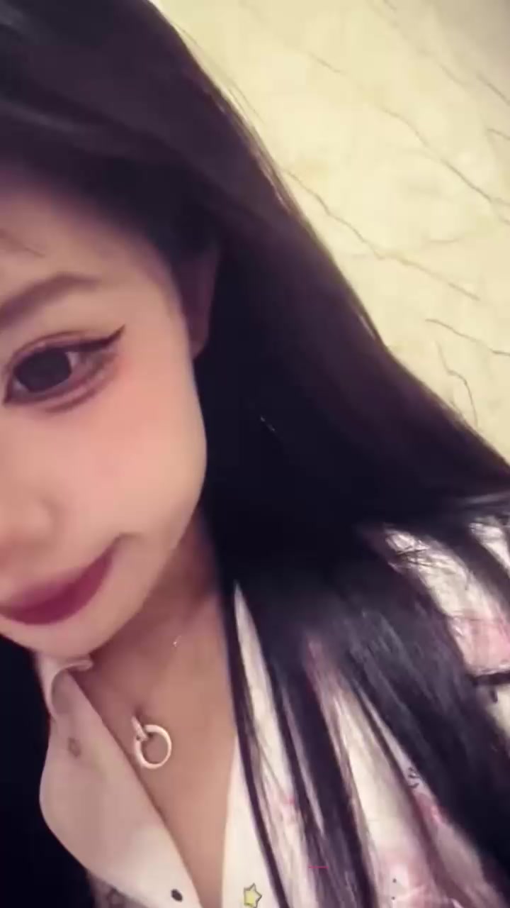 东北精神小妹 佳佳 全裸发骚自拍 性感酮体纹身遍布 面对镜头抠逼揉奶表情诱惑淫骚