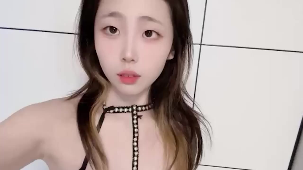 高颜值网红 小坏猫 性感情趣内衣自慰视频 美女欲火难耐猛抠骚穴 浪叫连连高潮喷水