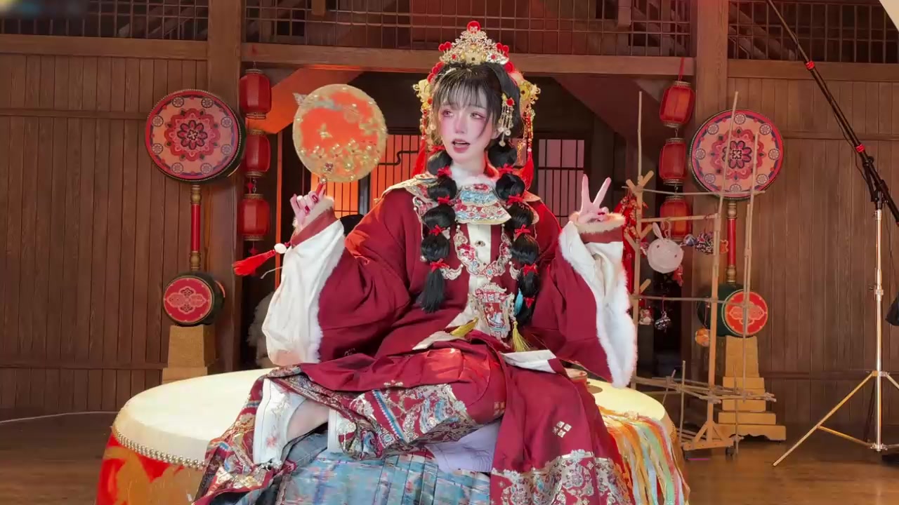 极品福利姬 阿薰KaOri 最新写真私拍 浓毛肥穴搭配清纯颜值上演捆绑调教 玉手爆插蜜穴带出淫液表情淫骚