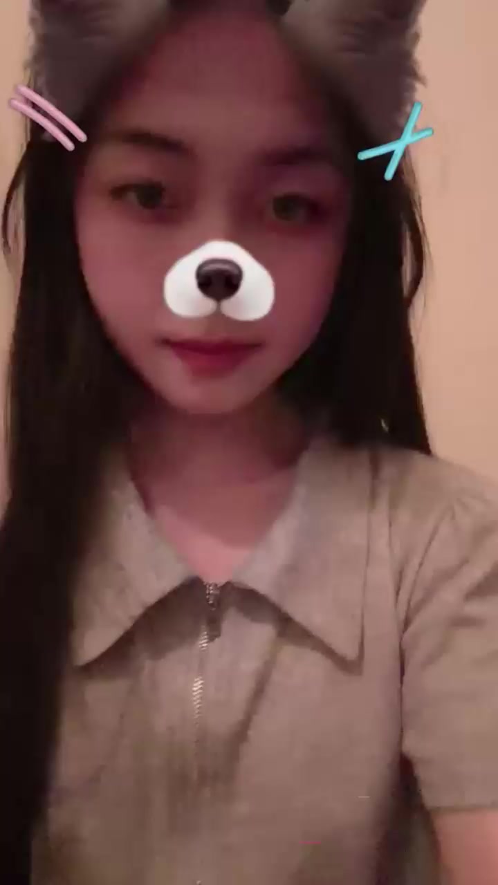 西蒙工作室 瑞瑞 最新露出私拍 身穿大衣街头展露美乳肥穴 地下车库蹲起发骚展现反差本性