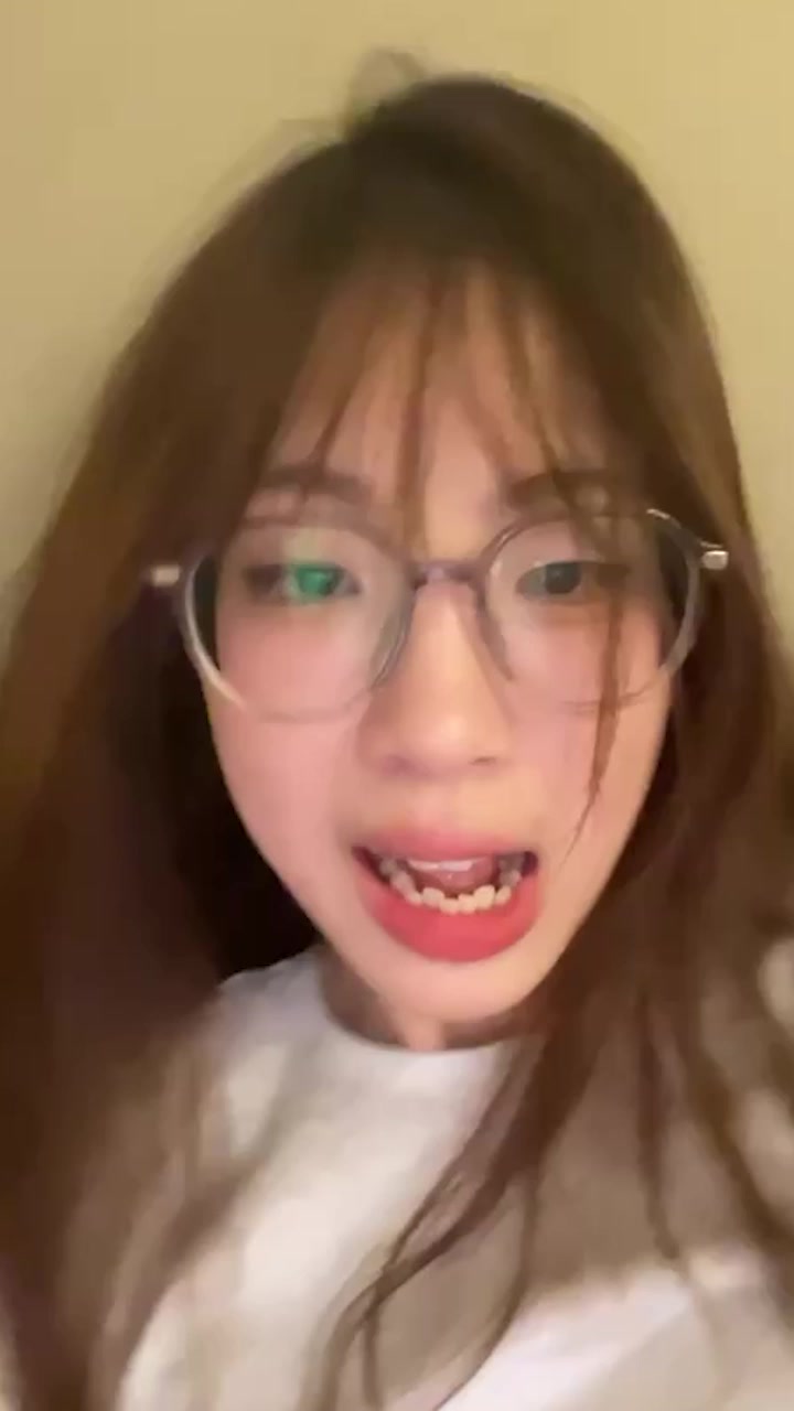 政法大学大三校花 私密视频曝光 清纯眼镜妹骑屌泄欲 巨乳晃荡嫩穴湿亮极度反差！