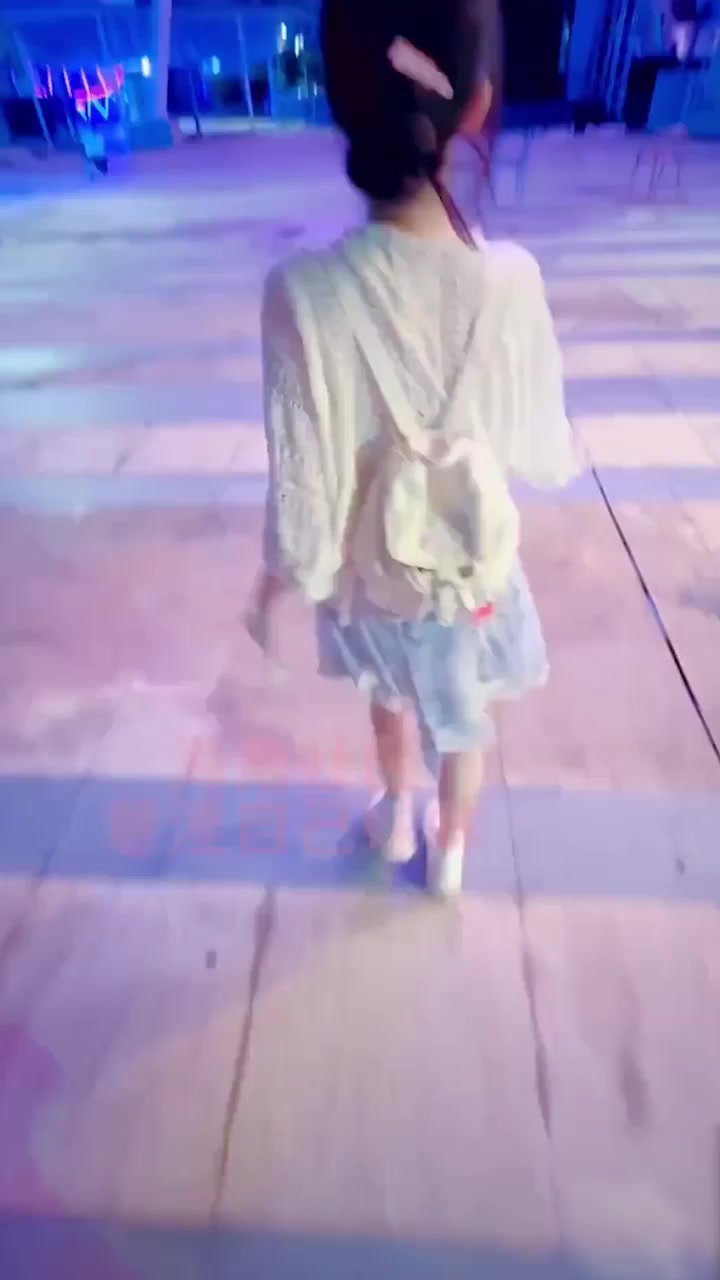海角乱伦大神 意淫自己妹妹 新作 摩天轮上无套爆操妹妹惊险刺激 高空中给大家交作业啦！