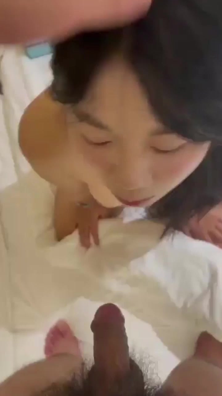 河北医学院校花 殷佳 性瘾难耐频繁约炮 男友怒曝其私密淫片 扮母狗口交被无套爆操 骚出天际！