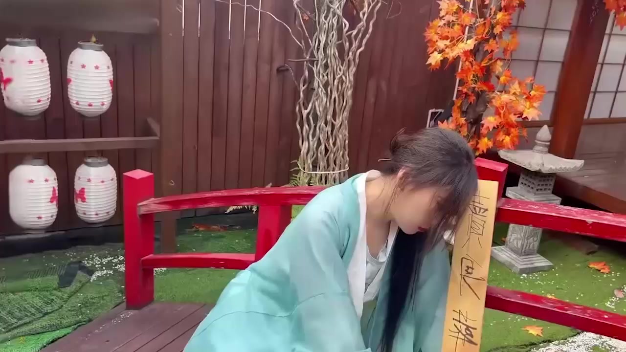 清纯少女网黄 露露 经典古装剧情淫片 为葬父卖身 惨遭滴蜡调教 哭喊求饶爽到瘫软！