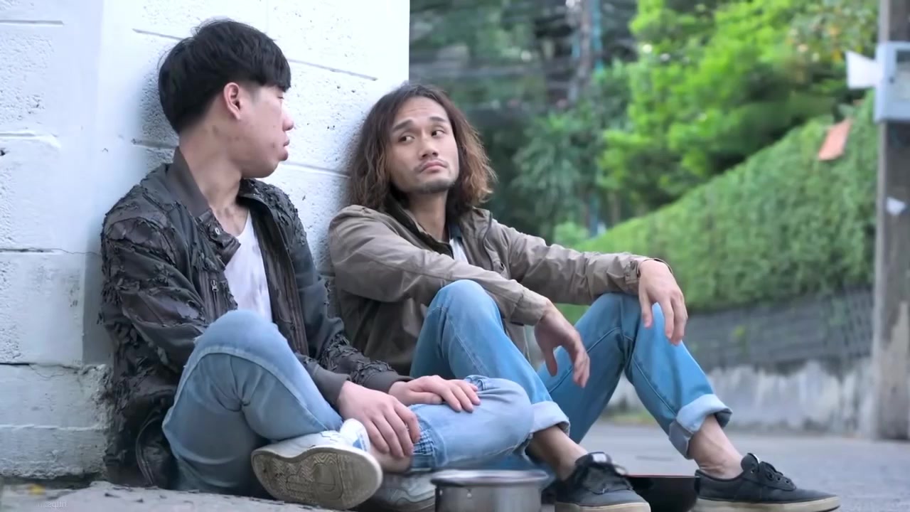 极品网黄 艾鯉与李蓉蓉 经典AV大作 流浪汉群P强奸富家千金母女 双人被玩弄到浪叫连连！