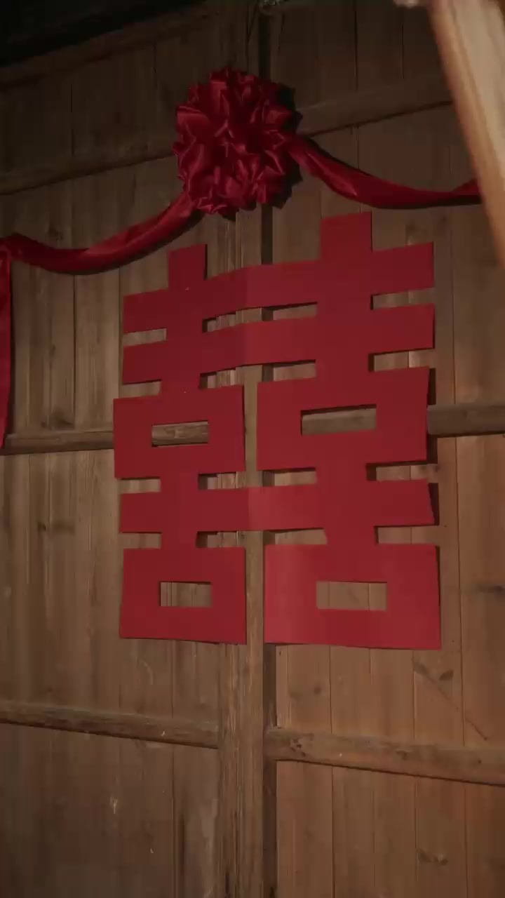 擦边短剧《门内有人》一扇隐秘的门后 究竟隐藏着怎样不为人知的故事！