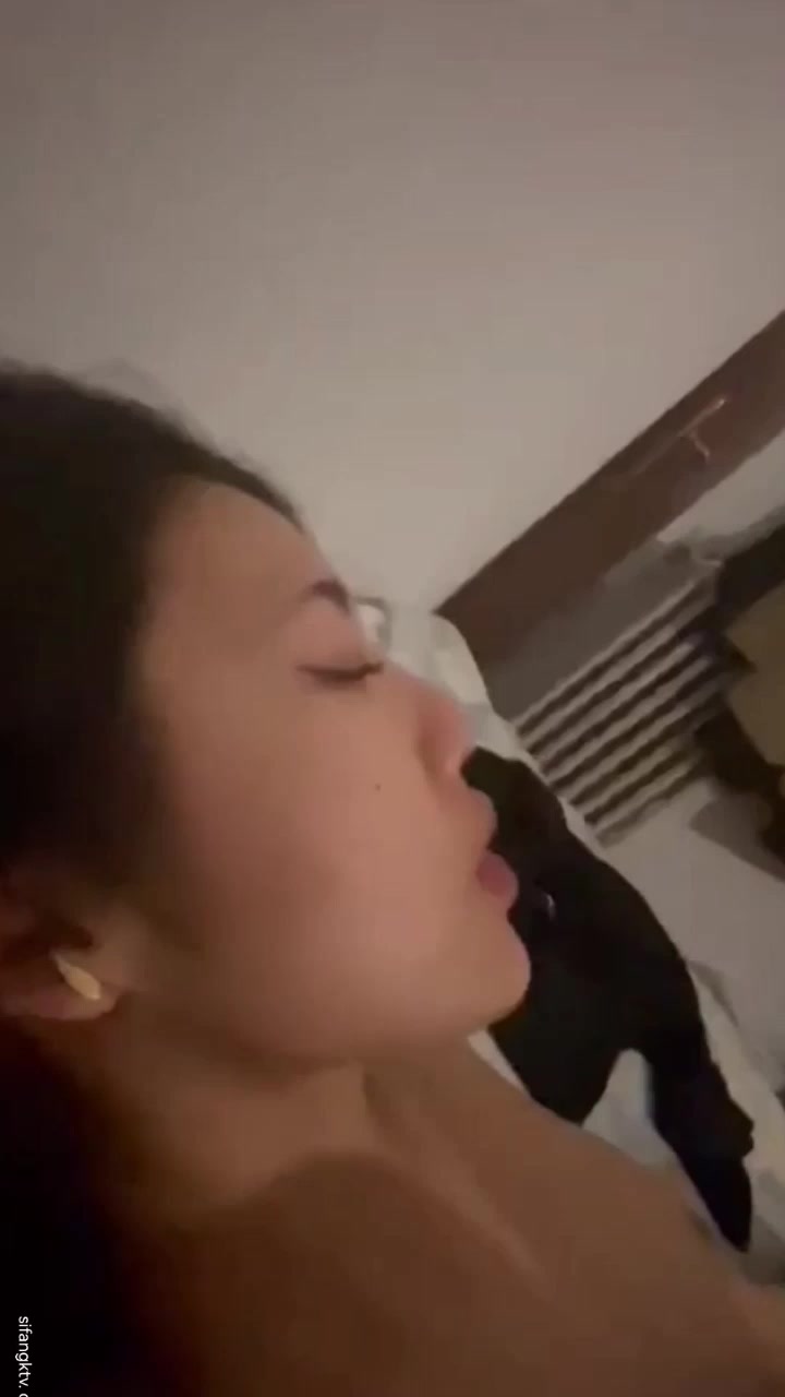 博洛尼亚大学美女高材生 阮如意 回国遇渣男遭迷奸猥亵 被扒光露奶扛腿爆操 事后还用火机牙刷继续奸淫！