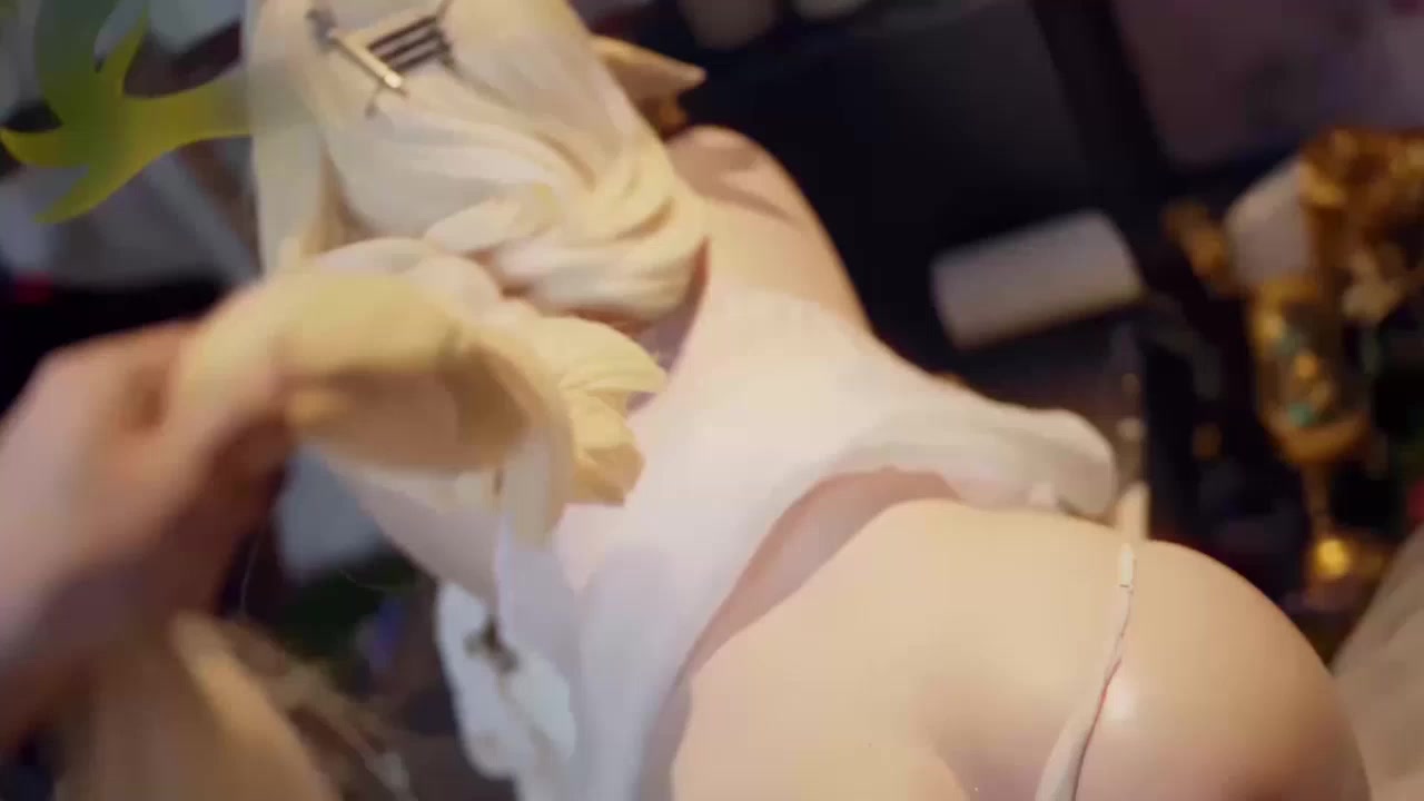 顶级Cos福利姬 阿薰kaOri 新作流出 化身碧蓝航线金狮女神 美乳白皙诱人 蜜穴嫩唇磨蹭法杖 色情张力拉满到爆炸！