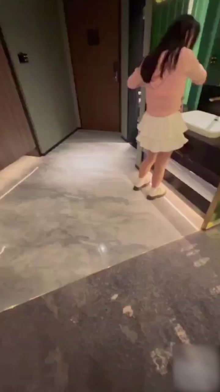 海角乱伦大神 爱上自己的亲妹妹 新作 术后首次和可爱的亲妹妹激情抽插 内射刹那精液和眼泪一起流出！