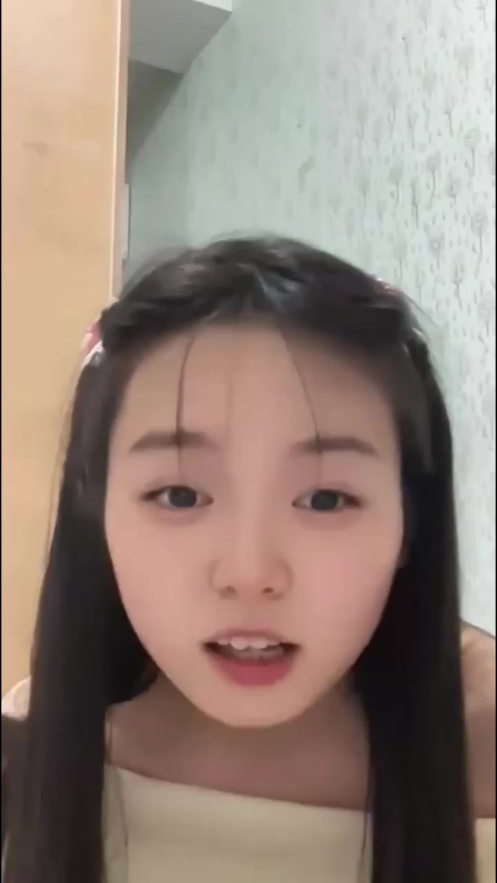 抖音最新闪现合集！主播们费尽心思擦边漏点 奶子晃到眼花 翘臀扭到犯规 这流量密码玩得太花了！