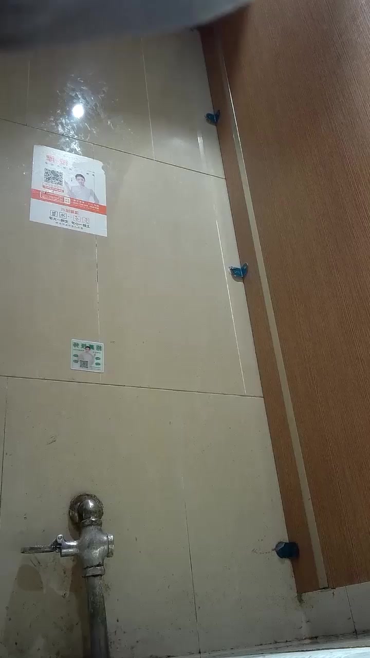 酒吧女厕高清偷拍 多位清纯美女脸穴同框 角度专业阴毛阴唇清晰可见 各种美鲍器型喷出热尿！