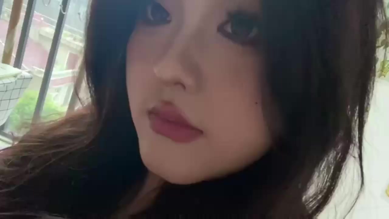 成都成华区极品BBW 周雨桐 给男友发送诱惑私拍 揉捏核弹巨乳 骚穴流出淫水白浆染湿内裤！1