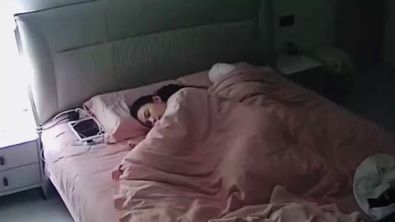 抖音81万粉女网红 倩倩 人设塌房 为博取流量隐瞒已婚事实 被粉丝扒出家中监控曝光全网！