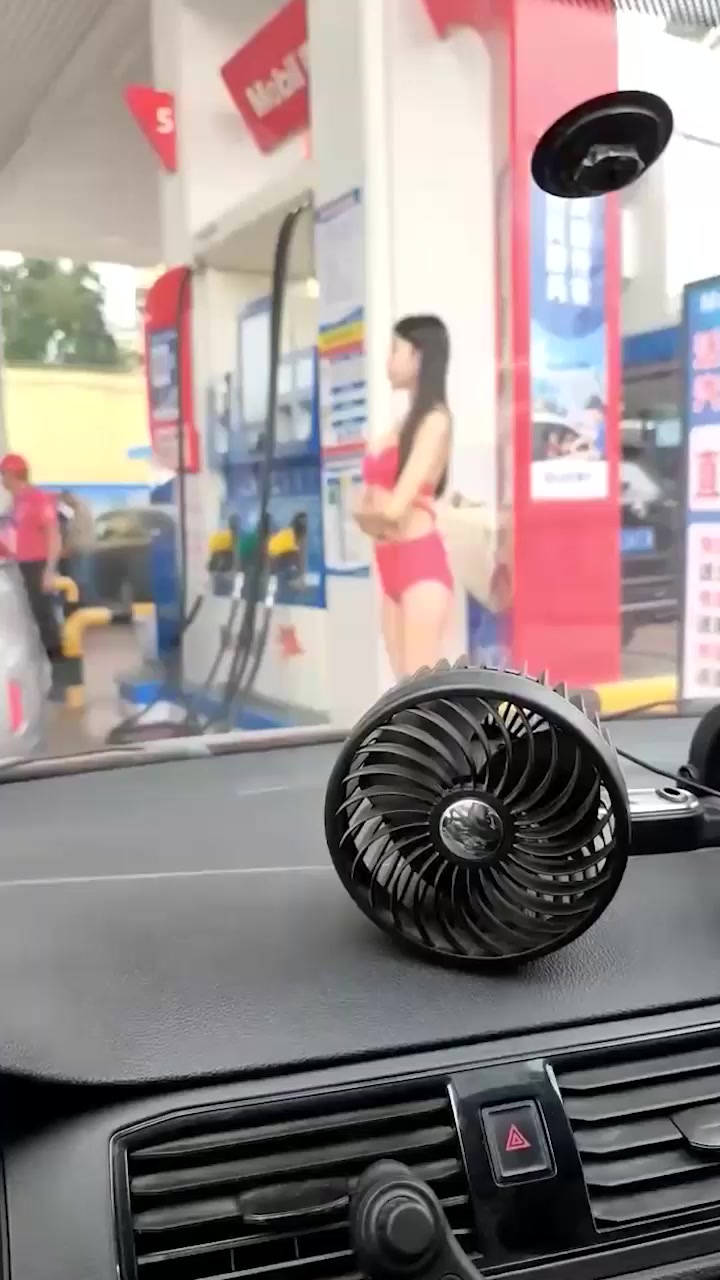江门美孚1号加油站比基尼营销！美女穿比基尼加油 翘臀细腰吸睛无数 生意火爆排队一小时 车主直呼值！