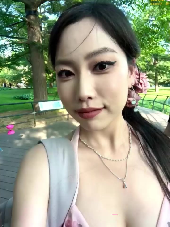 北京林业大学反差女博士 自慰视频流出 巨乳肥臀体态丰腴 坐屌泄欲淫水声不绝于耳！2