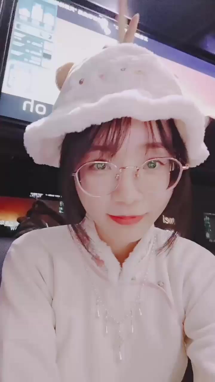 河北邢台超美眼镜妹 赵欣阳 做爱视频流出 翘臀后入扭动迎合 颠覆清纯形象 暴露极致反差属性！