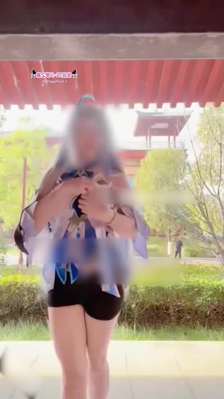 推特Cos福利姬 兔宝大人 化身原神刻晴和丝柯克 露穴足交户外放尿 水晶假屌疯狂自慰 掰穴撩拨镜头！