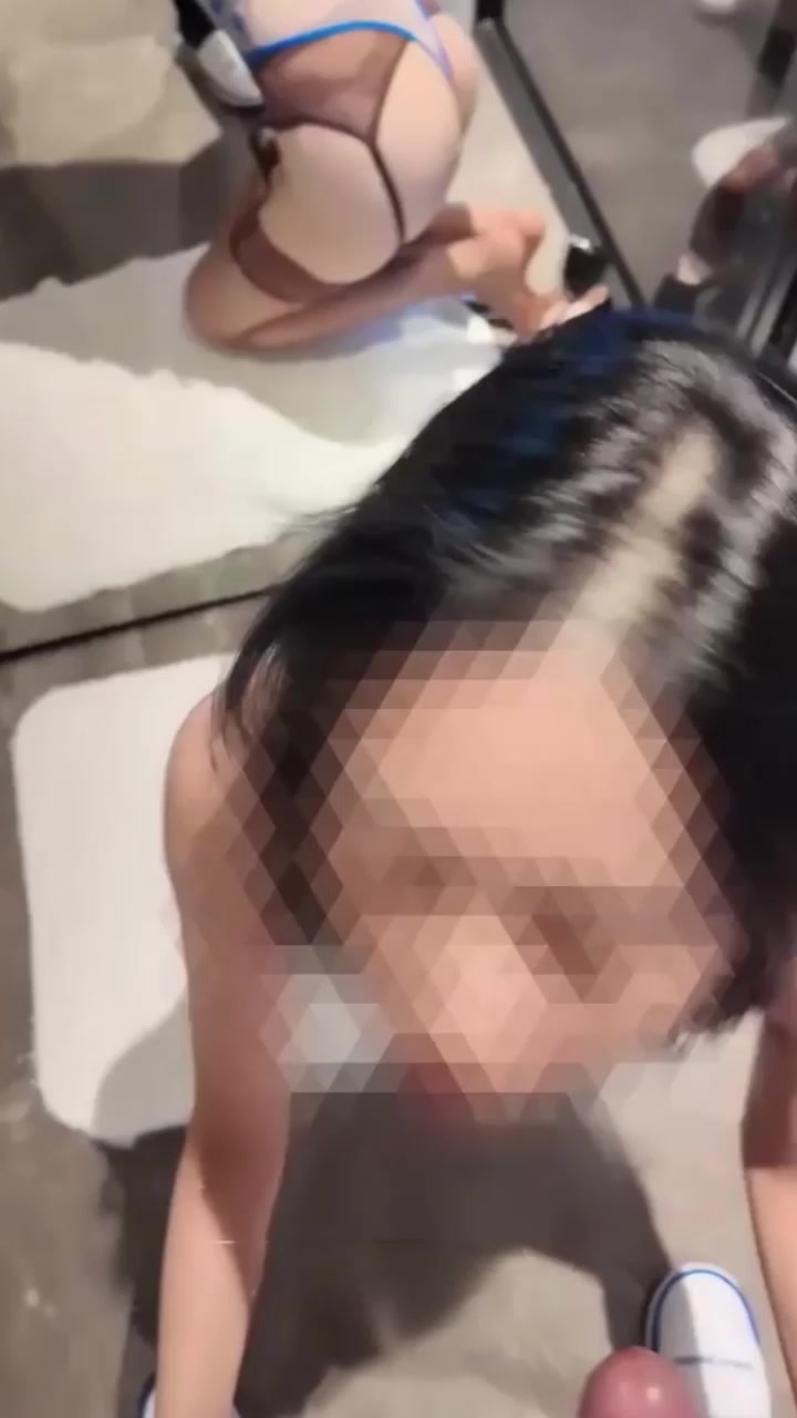 绿帽淫妻上官夫人最新原创 老公开房献妻任主人凌虐调教 小骚货插假屌玩跪舔深喉 嘴穴齐开淫态爆棚！