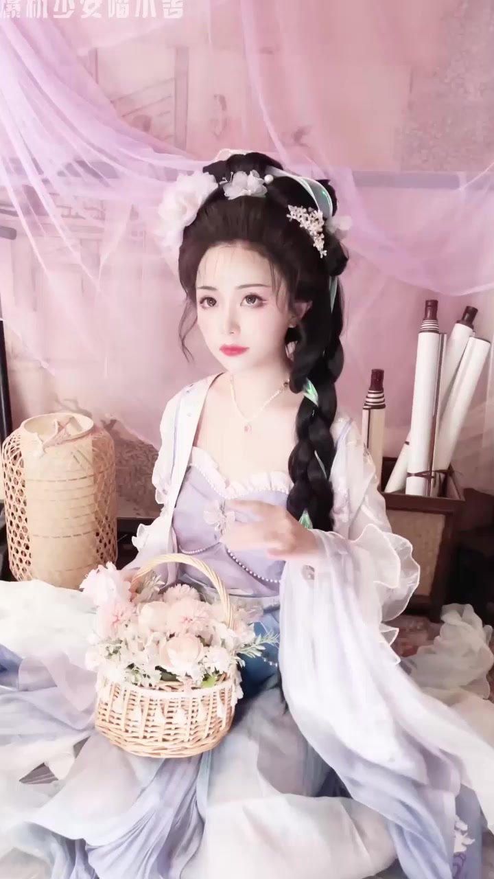极品COS福利姬 爆机少女喵小吉 古风露出写真 衣衫轻解裸露雪肤酥胸 肥美桃心蜜穴诱人绽放！