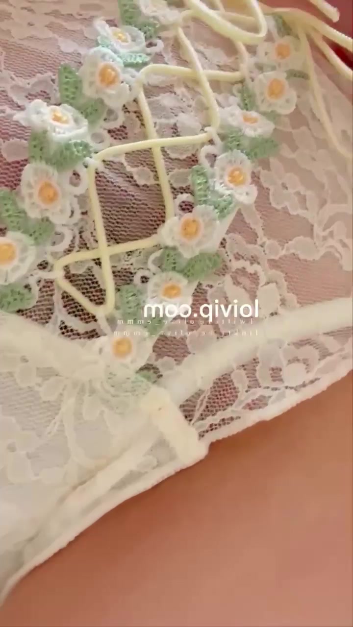巨乳御姐 olive 定制淫片！楼梯间掀裙玩指奸润穴 一线天名器遭无情爆插 顶骑磨蹭花式百出偷感十足！