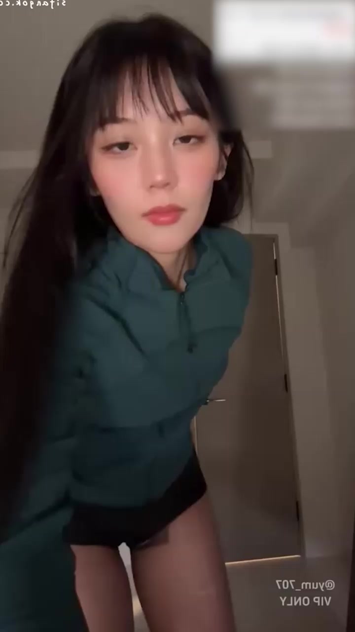 高颜值福利姬 玉米yum_707 12月VIP福利惊爆流出 性感裸舞扭腰顶胯美乳狂晃 极品S曲线摇到眼花！1